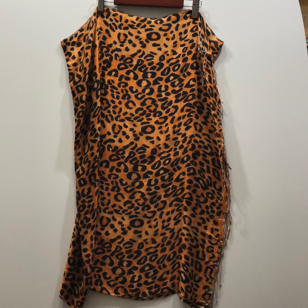 Woman leopard color silk scarf